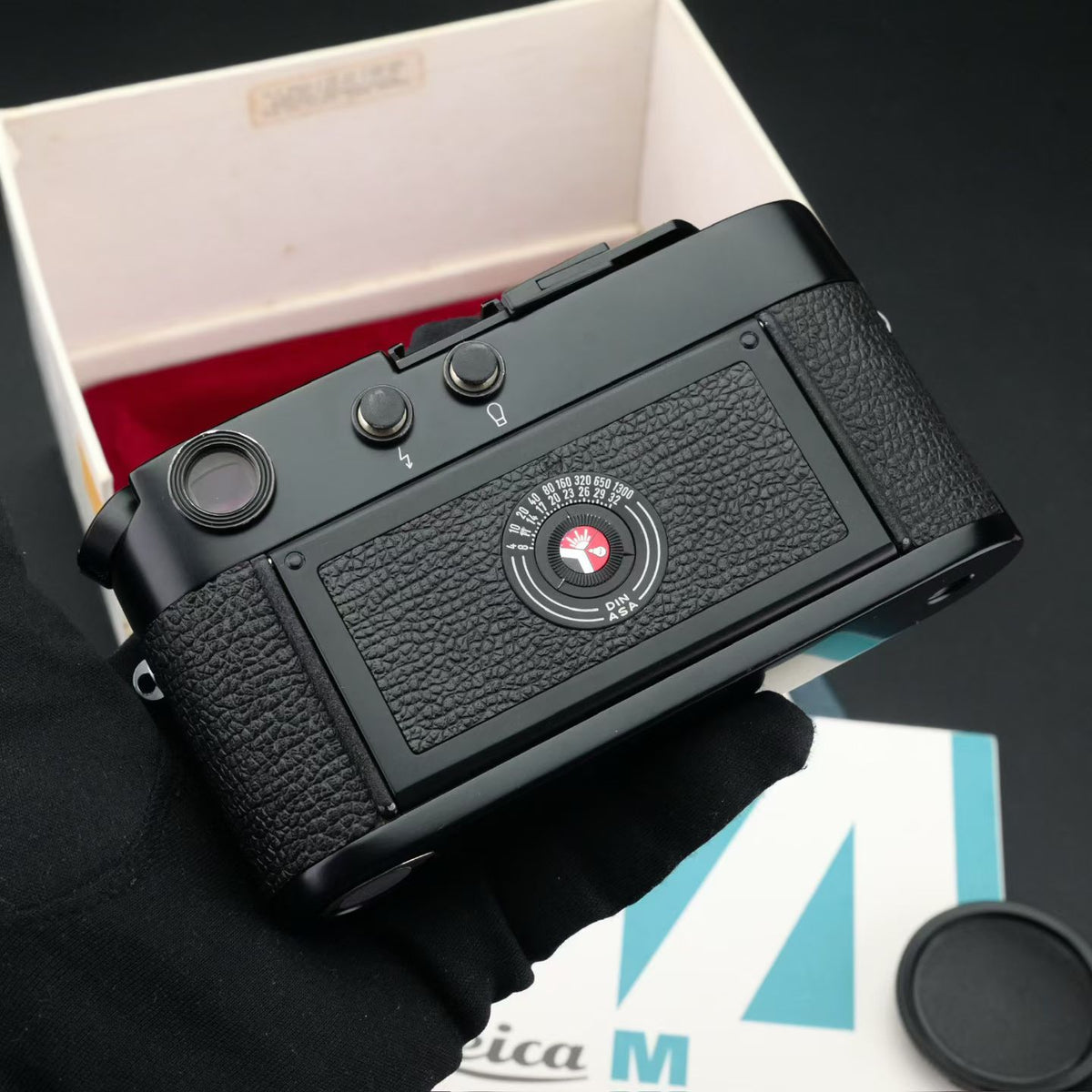 Leica M4 Black Paint Rangefinder SNxx888 Near Mint US$8950