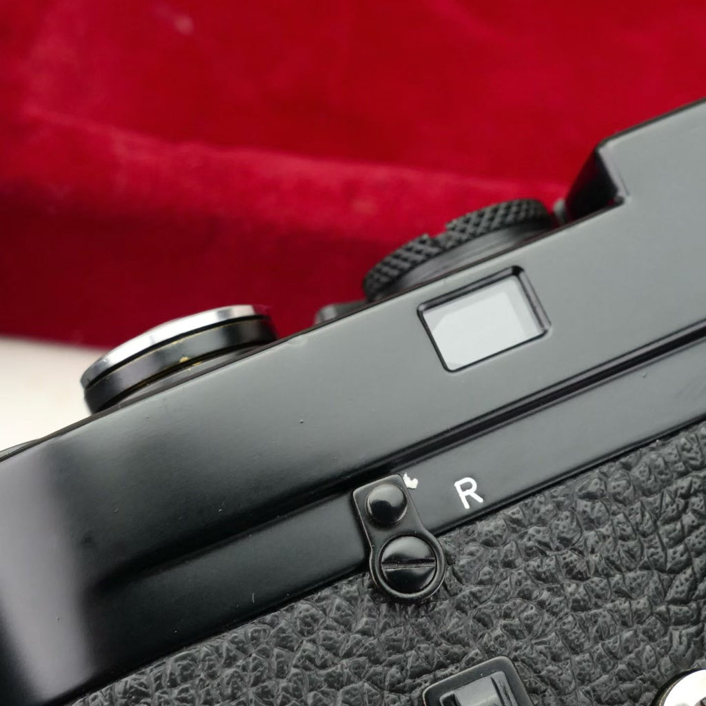 Leica M4 Black Paint Rangefinder SNxx888 Near Mint US$8950